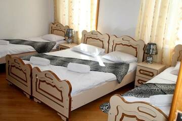 Фото номера Четырехместный номер Отель Hotel King Tamari г. Кутаиси 4