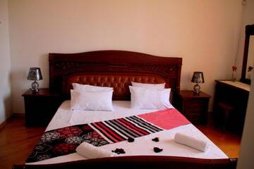 Фото номера Двухместный номер с 1 кроватью Отель Hotel King Tamari г. Кутаиси 6