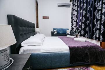 Фото номера Стандартный двухместный номер с 1 кроватью Отель Hotel King Tamari г. Кутаиси 6